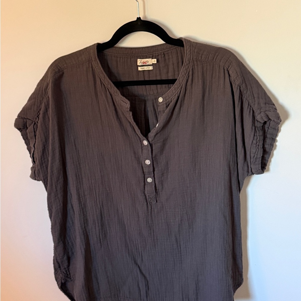 Faherty Short-Sleeve Button Henley in Charcoal Gray